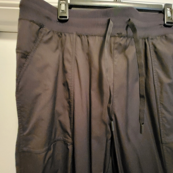 Avia Women's FeatherStretch  Parachute Pants - Picture 5 of 6